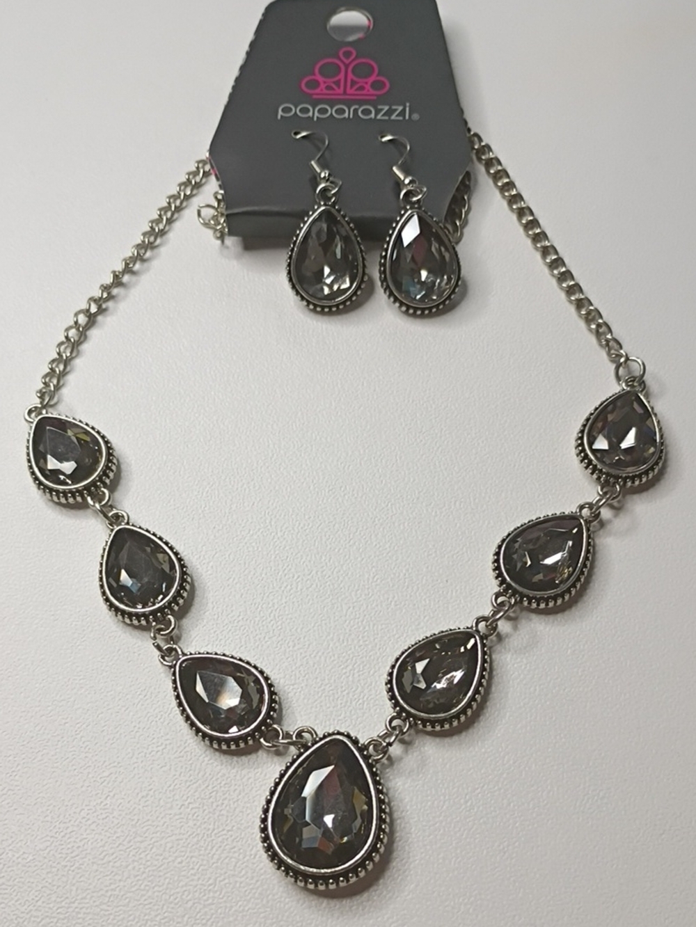 paparazzi Silver-Tone Gray Teardrop Necklace and Dangle Earrings Set